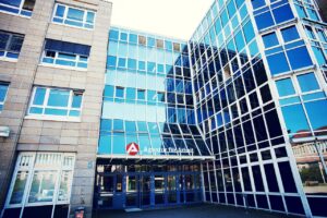 ママが副業を始める際に開業届を出すべきか？